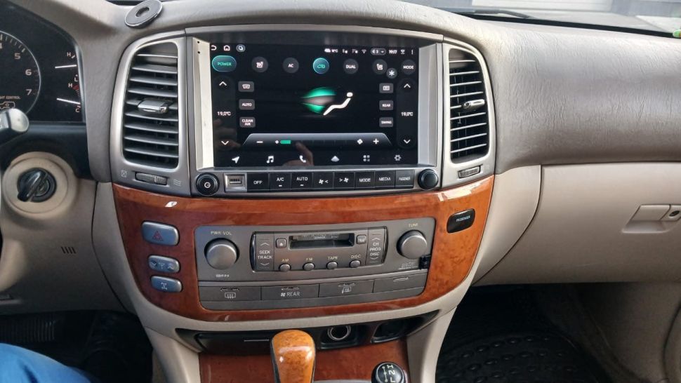 Штатная магнитола Teyes CC3L 4/32 Toyota Land Cruiser 100 (2002-2007) F2 Тип-C